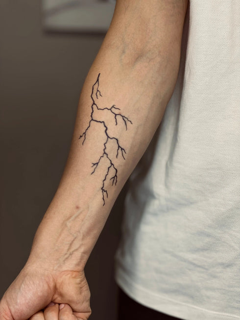 Долговременное тату Молния Ink-Ok